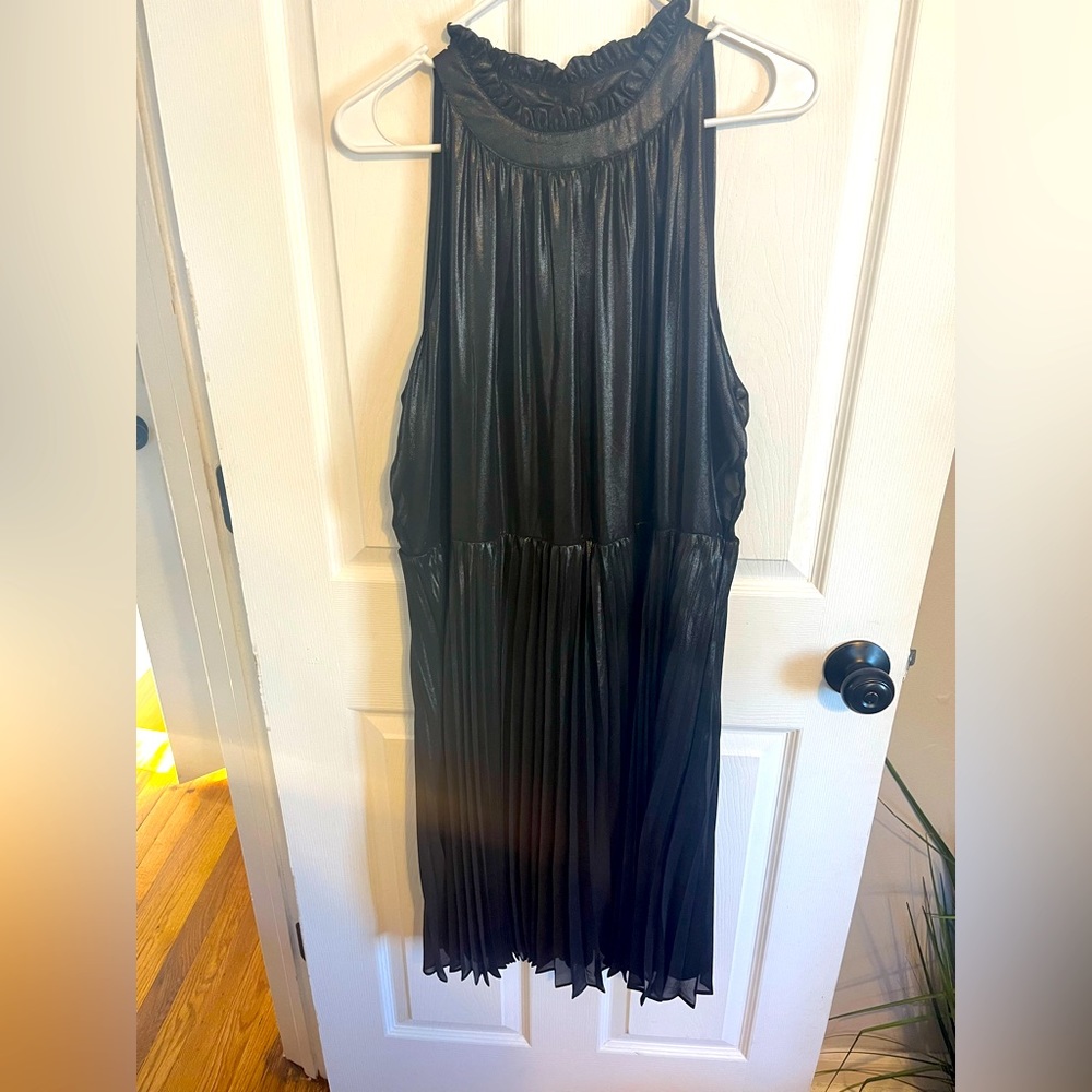NWT Vera Wang Cocktail dress high neck with keyhole back & pleated skirt!